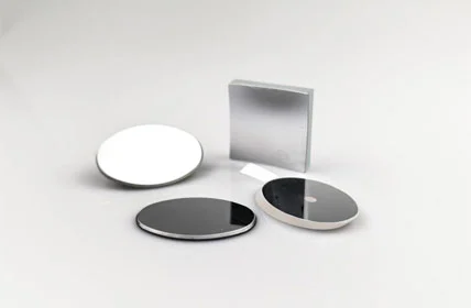 Usi innovativi di specchi ottici nella scienza e nell'industria